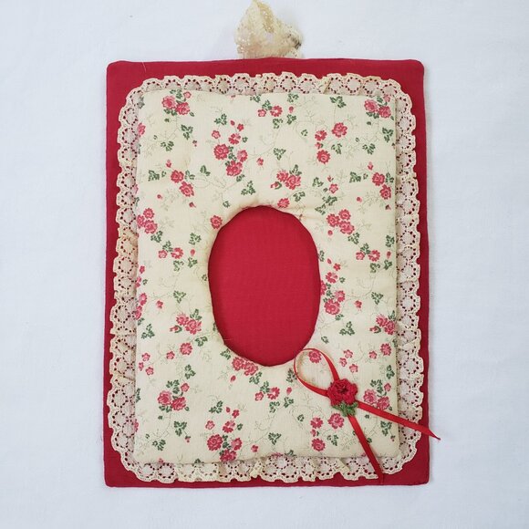 Vintage red and white Lace floral picture frame Cottagecore retro kitsch - Picture 3 of 9